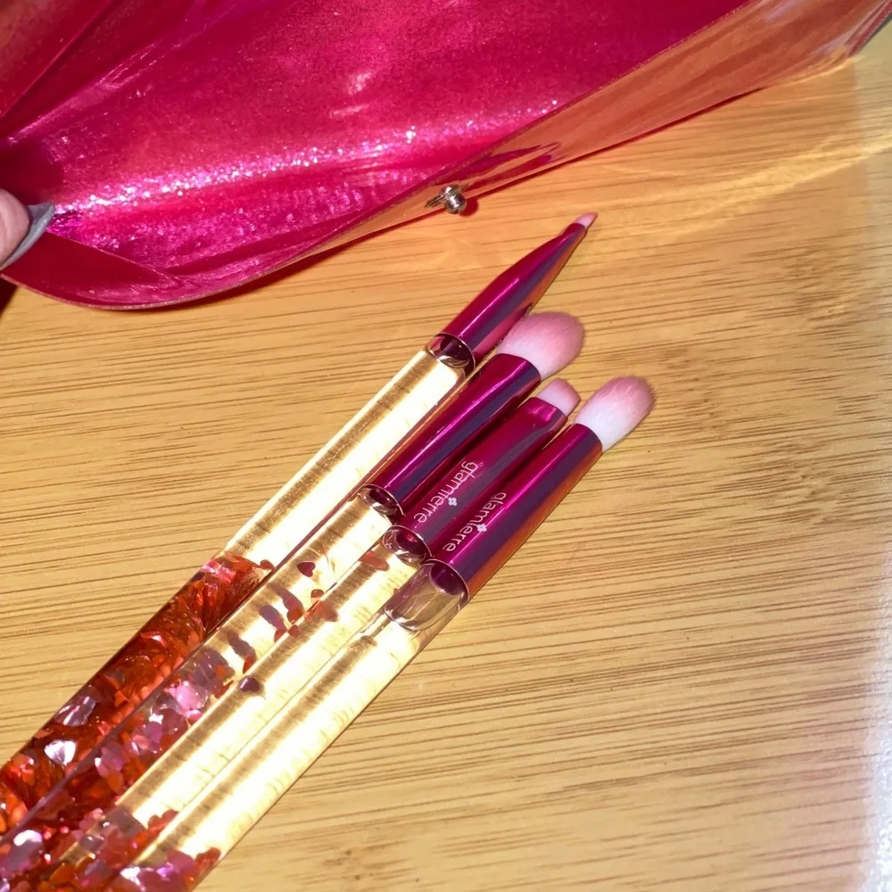 GLAMIERRE Pink Luxe Flow Glitter Hearts Eye Brush